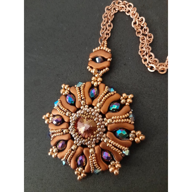 Collana catena color oro rosa e ciondolo con cristalli austriaci e cabochon cuore