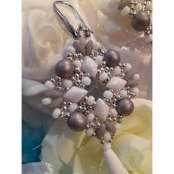 Coppia orecchini sposa bianchi e argento, in tessitura di perline, cm 9